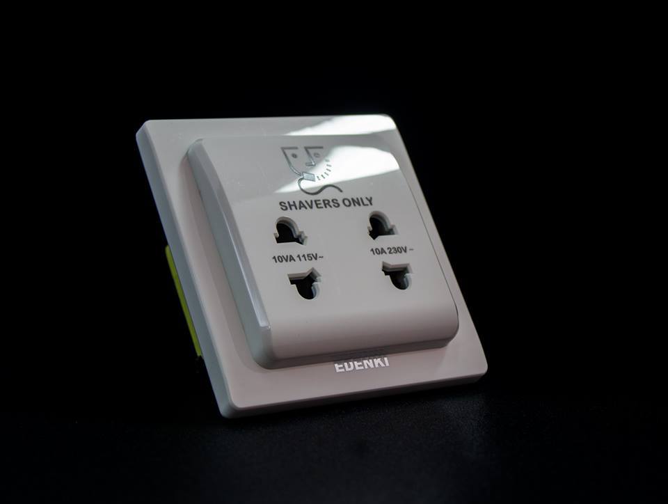 Công tắc ổ cắm Edenki